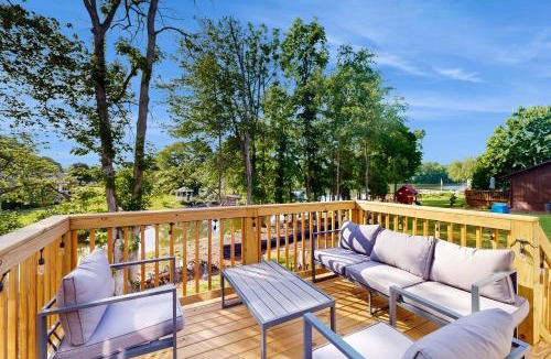 Southmont House | Pebble Point Cove