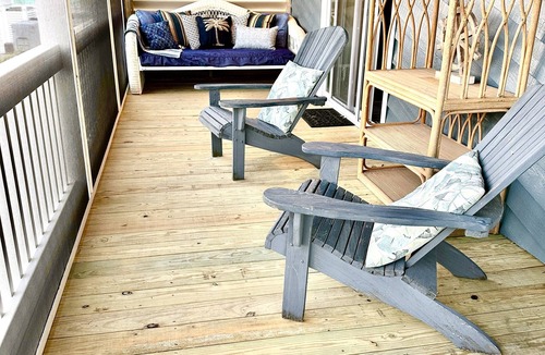 Sunset Beach House | Pelican Hub, a beach house in beautiful Sunset Beach, 1 block from beach access!