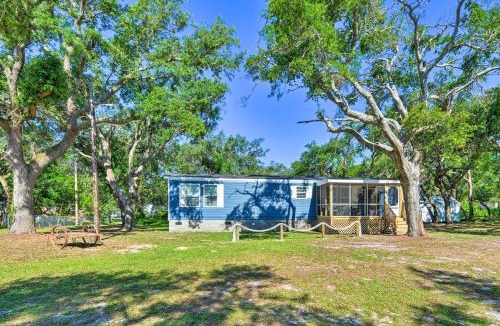 Harkers Island House | Pelican Place Coastal Cottage Walk to Back Sound