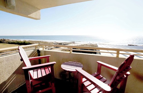 Wilmington Beach Condo | 🏖️Pelican Watch 201: Sundeck | Community Indoor and Outdoor Pools | Hot Tub🏖️