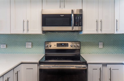 Wilmington Beach Condo | Pelican Watch 806 | Oceanfront + Community Pool!