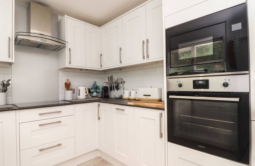 Little Petherick Cottage | PENPOLL, pet friendly, with a garden in Padstow