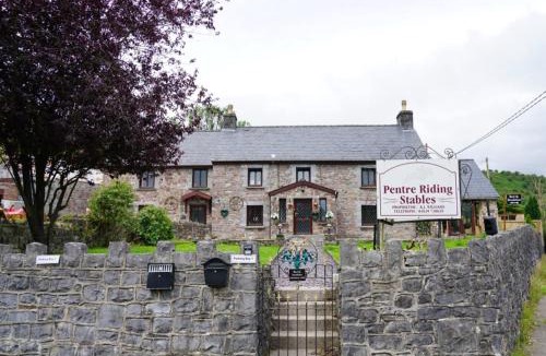 Abercraf House | Pentre Riding Stables