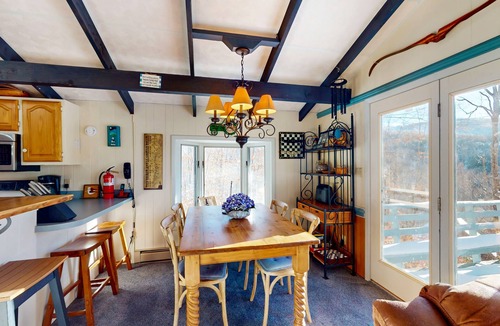 Charter Hills House | Perfect Beech Mountain Retreat with Full Kitchen, Wifi and Pet-Friendly