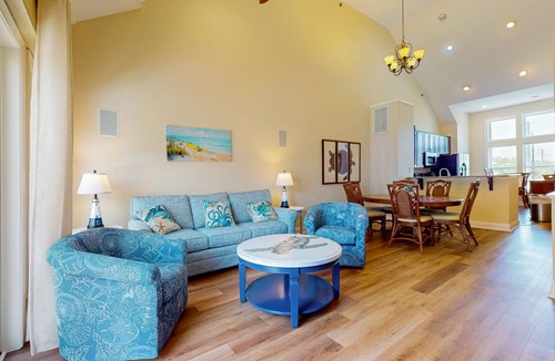 Bermuda Bay Condo | Perfect Family Getaway with Full Kitchen and Wifi