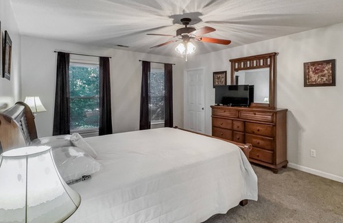 Greensboro House | Perfect for Extended Stays! Spacious 4-bedroom, Great Location!