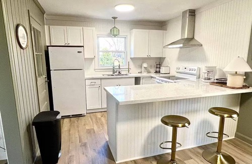 Winston - Salem House | Perfect for small families and professionals!