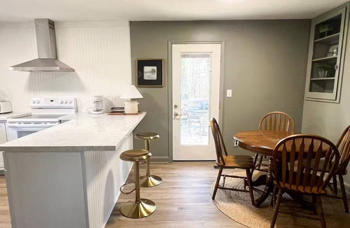 Winston - Salem House | Perfect for small families and professionals!