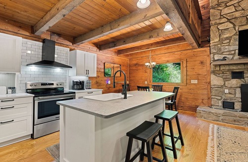 Maggie Valley Cabin | Perfect Getaway Surrounded by Nature in Maggie Valley NC!