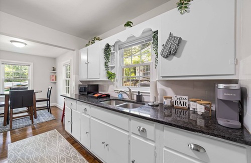 Lindley Park House | Perfect Lindley Park location - Minutes from GAC, Coliseum, Restaurants and Pubs