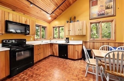 Leicester Cabin | Perfect Mountain Escape. Minutes from Asheville!