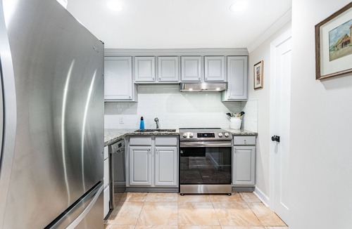 Southwest Raleigh House | Perfect Townhome near the Village, downtown, NC State