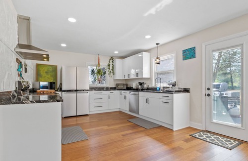 Asheville House | Pet Friendly 2 bed/2 bath, Hot Tub, Pool, Large Yard, West Asheville