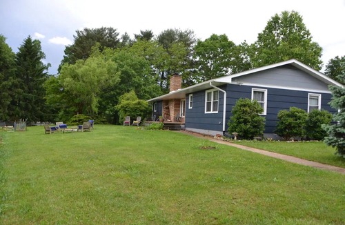 Asheville House | Pet Friendly 2 bed/2 bath, Hot Tub, Pool, Large Yard, West Asheville
