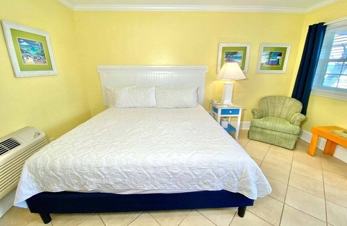 Atlantic Beach Hotel | Pet-friendly, 3 Blocks to Beach, Pool, #113