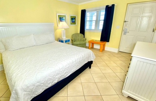 Atlantic Beach Hotel | Pet-friendly, 3 Blocks to Beach, Pool, #114