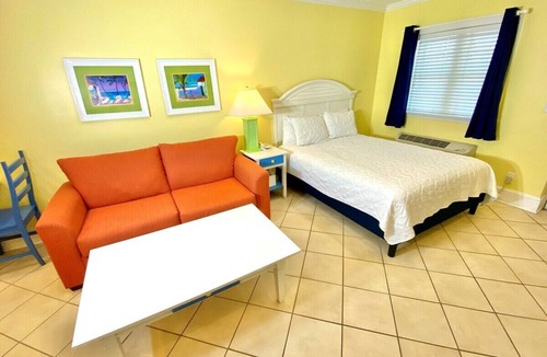 Atlantic Beach Hotel | Pet-friendly, 3 Blocks to Beach, Pool, #405