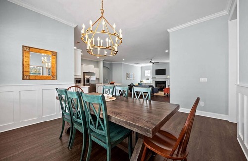 Morehead City Boat Rental | Pet-Friendly 3BR Coastal Cottage with Screened Porch & Community Pool in Beaufort, North Carolina