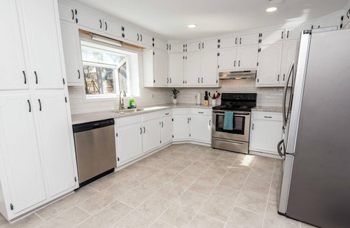 Charlotte House | Pet friendly! 4 KING BEDS, 4BR, Remodeled Single Story House near UNC Charlotte
