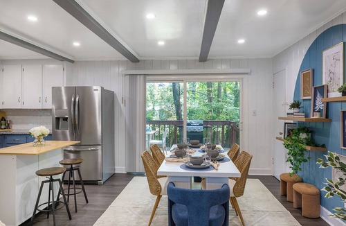 Starmount House | Pet-friendly 5BR w/yard, fire pit & games