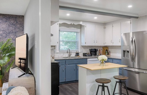 Starmount House | Pet-friendly 5BR w/yard, fire pit & games