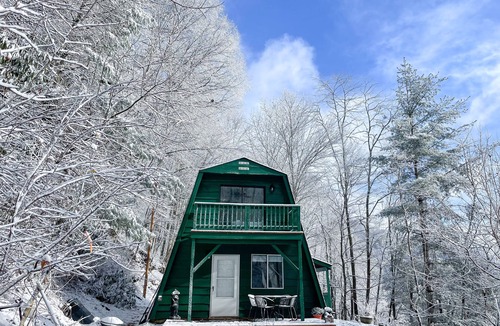 Maggie Valley Ski Chalet | Pet Friendly A-Frame near the Smoky Mountains