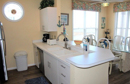 Manteo Condo | Pet Friendly at Pirate's Cove - Buccaneer Village 1114