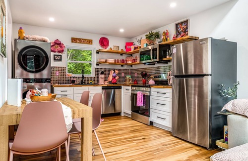 Ridgecrest House | Pet Friendly Barbie House w/Hot Tub, 5 Min from Town/15 Min to Asheville