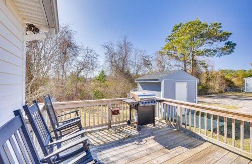 Morehead City House | Pet-Friendly Beaufort Home with Private Yard