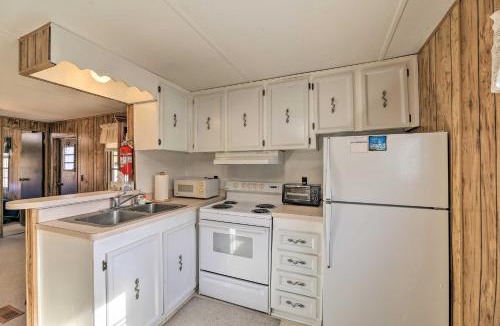 Oriental House | Pet-Friendly Cabin with Dock Fish and Explore!