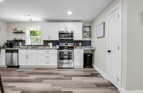 Hendersonville Cabin | Pet-Friendly, Convenient Cabin Minutes from Downtown Hendersonville