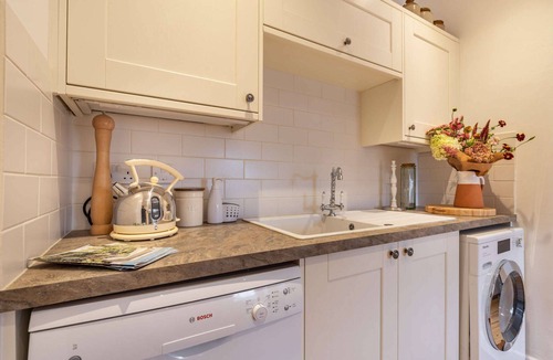 Guiting Power Cottage | Pet friendly Cotswold holiday accommodation with two bedrooms - The Cotswold Guy Apartment