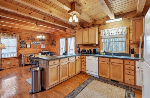 Mill Spring Cabin | Pet Friendly, Fenced Yard, Fire Pit, Close to Lake Lure, Gated - Paws and Relax