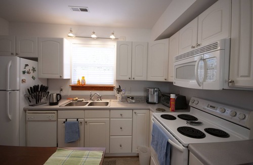 Tranquil Harbour House | Pet-friendly, fully-fenced yard, minutes to beach