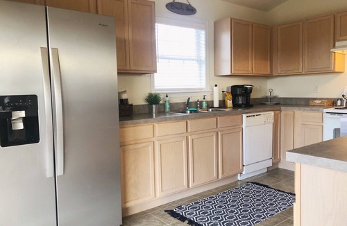 Colington House | Pet Friendly Home with Private Tiki Bar - 3-minute drive to the beach!