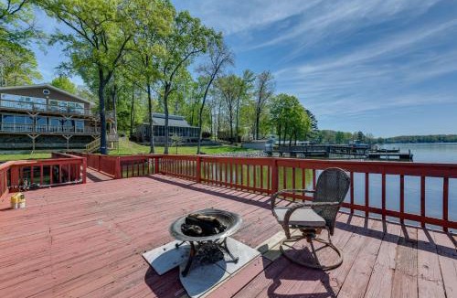 Southmont House | Pet-Friendly Lexington Vacation Rental on Lake!