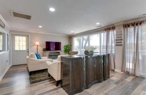 Southmont House | Pet-Friendly Lexington Vacation Rental on Lake!