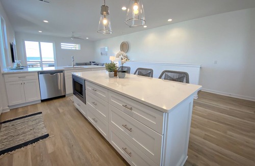 Wilmington Beach House | Pet Friendly Luxury 5BR w/Stunning Ocean Views and Private Rooftop Deck!
