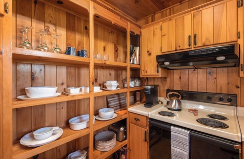 Crumpler Cabin | Pet Friendly NC Cabin with Beautiful Views and Hot Tub near West Jefferson.