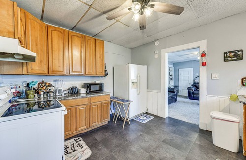Concord Cottage | Pet-friendly North Carolina Abode - Deck & Hot Tub