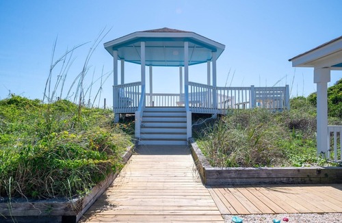 Kure Beach House | Pet friendly, Oceanview Home at Bon Temps