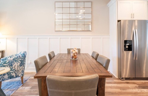 St. James House | Pet Friendly Private Home with Fenced Yard