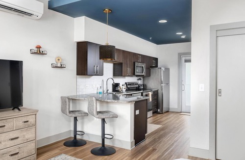Westwood Place Apartment | Pet Friendly Studio King Suite | 100