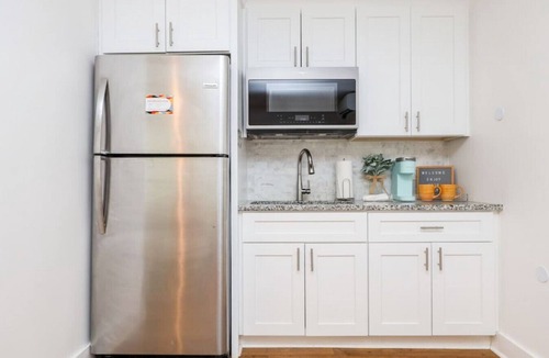 Villa Heights Apartment | Pet friendly tiny home in NoDa near Restaurants, Parks and Breweries
