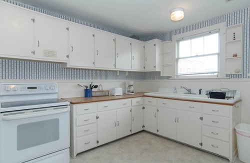 South End House | Pet Friendly Duplex Across from Crystal Pier