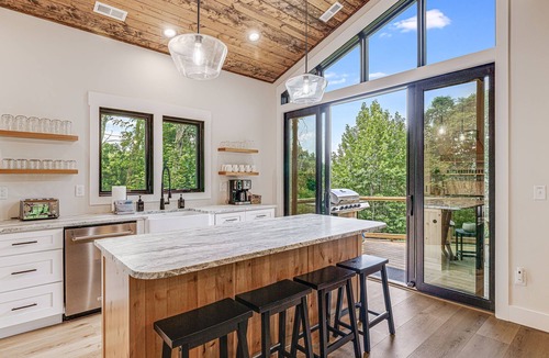 Maple Springs House | Pet-Friendly w/Deck, Views + Biltmore Pass | Modern Maggie Valley Escape