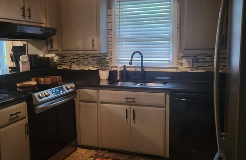 Easley House | Pets Free! Carolina Oasis Easley