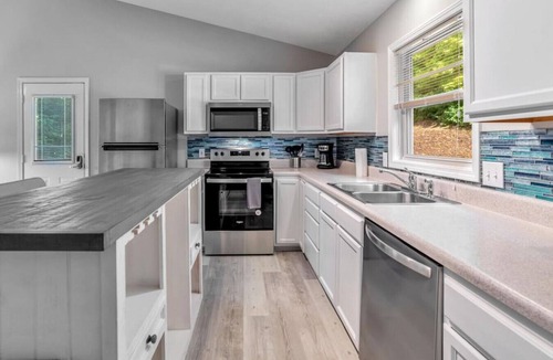 Royal Pines House | Pets Welcome at this Hot Tub Three Bedroom