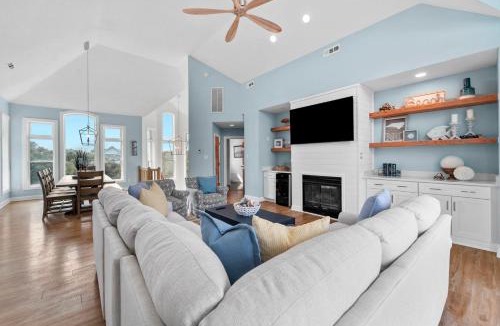 Pine Island House | PI60, Pine Island Perfection- Oceanside, 6 BRs, Private Pool, Dogs Welcome