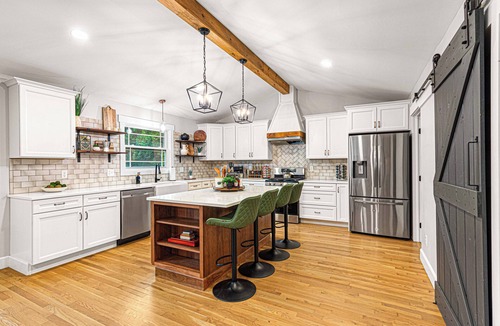 Skyland House | Pickleball | Movies| Games | Fall getaway!